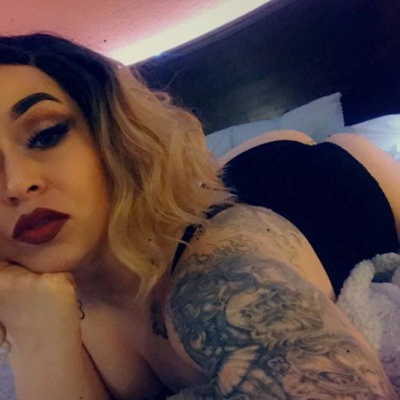 Meet your Posher, Nikki - Picture 1 of 1